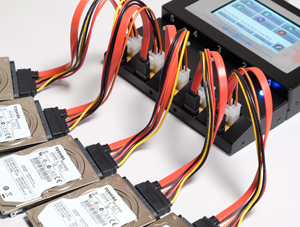 便攜式M.2硬盤拷貝機(jī) 速度、性能實測: 多個裝置同時復(fù)制